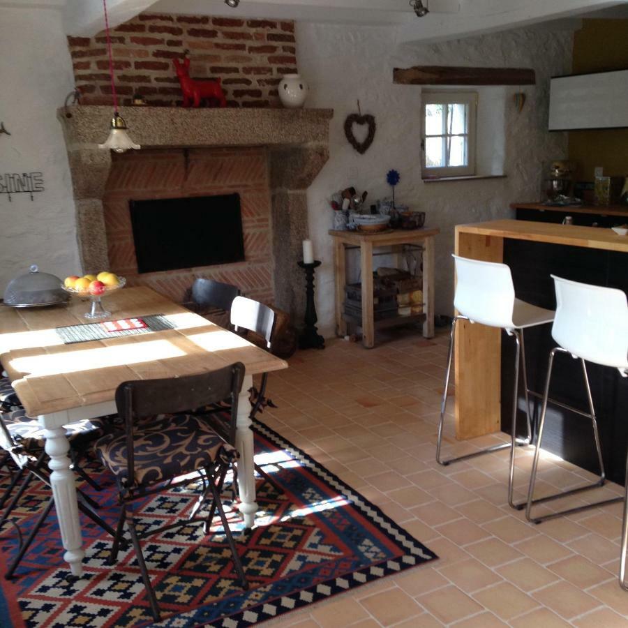Bed and Breakfast Les Epis Du Vent Adilly Exterior foto